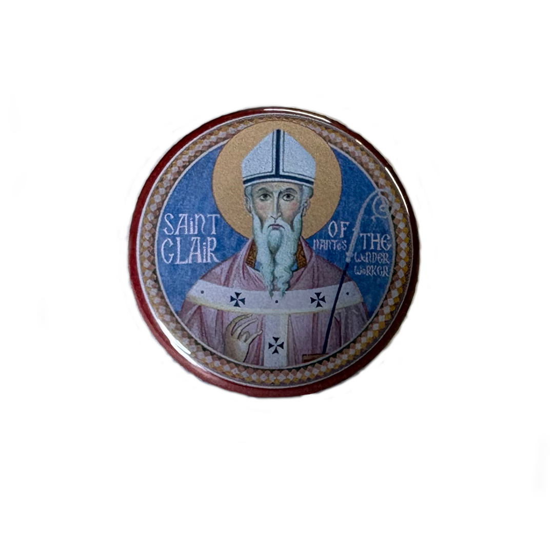 Round decorative button with an icon of Saint Clair of the Isles on a white background